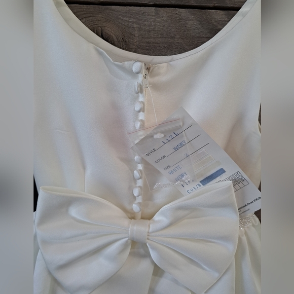 New Sweetie Pie Girls Size 2 Ivory Satin Flower Girl Dress Buttons Beaded Belt - Picture 2 of 12